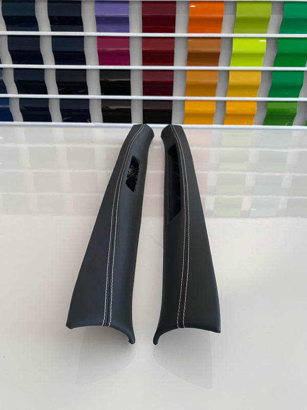 911 (992) Customization - Inner Door-Sill Guards in Leather (ATG) (with/without core trade)