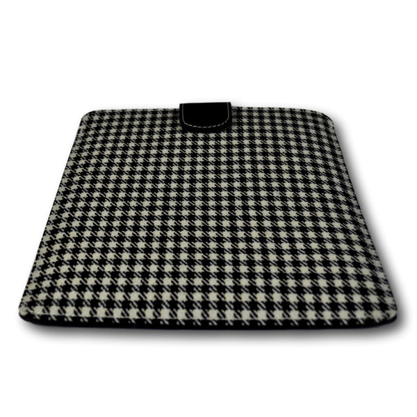 Tablet / iPad Cover - Pepita (vintage)