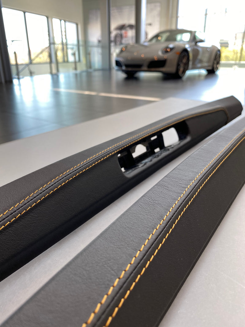 Inner Door-Sill Guards in Leather for Porsche 911 (991) + 718 (981/982) (with/without core trade)