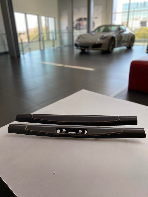 Inner Door-Sill Guards in Leather for Porsche 911 (991) + 718 (981/982) (with/without core trade)