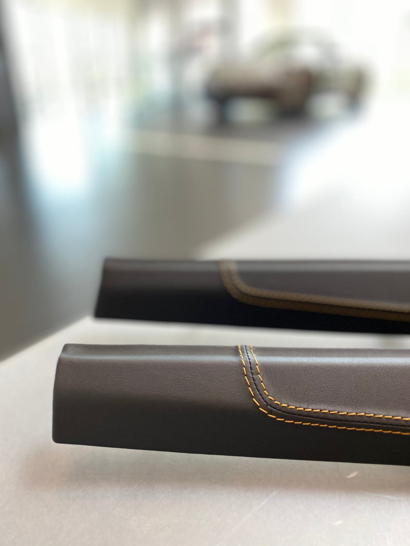 Inner Door-Sill Guards in Leather for Porsche 911 (991) + 718 (981/982) (with/without core trade)