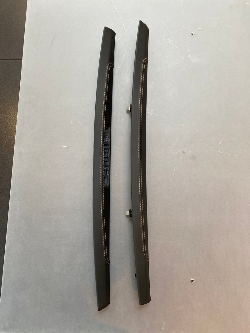Inner Door-Sill Guards in Leather for Porsche 911 (991) + 718 (981/982) (with/without core trade)
