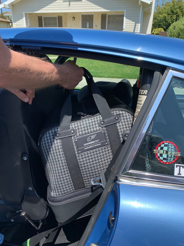 HelmetBag with detachable HANS compartment - Houndstooth ‘R’ (modern)